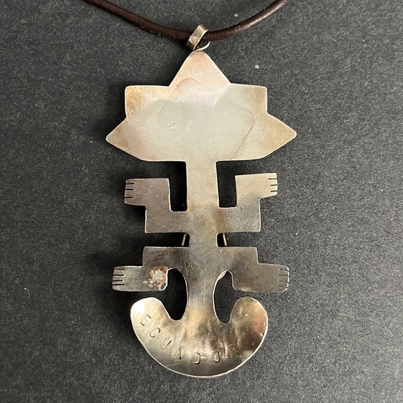 Ecuardorian Pre-Columbian Figure Pendant Necklace - Picture 9 of 14